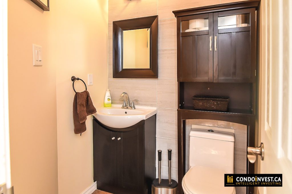 8Powder Room 1
